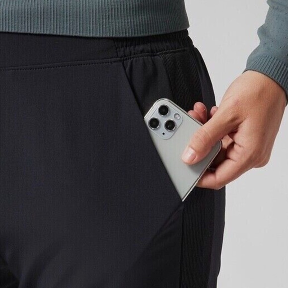 NWOT Athleta Brooklyn Lined Black Jogger Track Pants Womens 12 Athleisure Travel - Picture 4 of 12